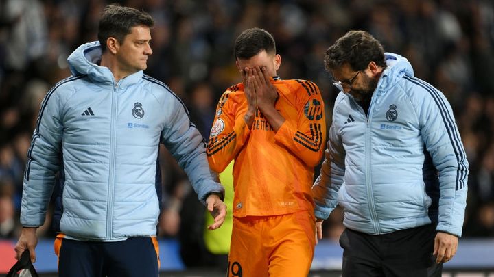 久保建英へ誹謗中傷も…レアル・マドリーの“キーマン”が試合中の接触で負傷、長期離脱の可能性も