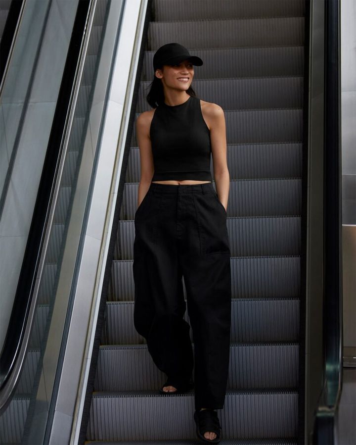 ユニクロシー2025年春夏 ワイドバルーンパンツとアクティブブラトップ