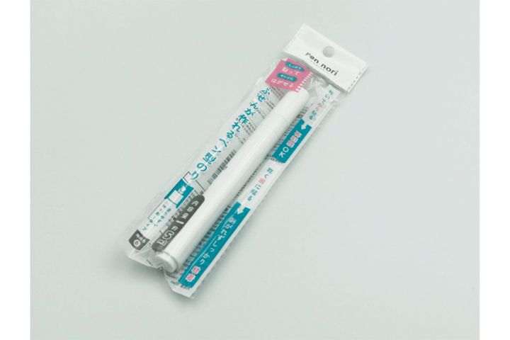 ふせんが作れるペン型のり／￥110（税込み）
