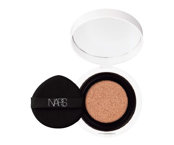 NARS ライトリフレクティング セラムクッション ファンデーション