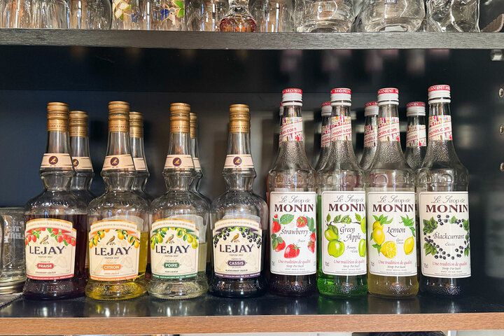 小鉢が並んだ限定ランチが人気♪親子二代で営む和食とスイーツのお店「食堂カフェ 金魚堂」