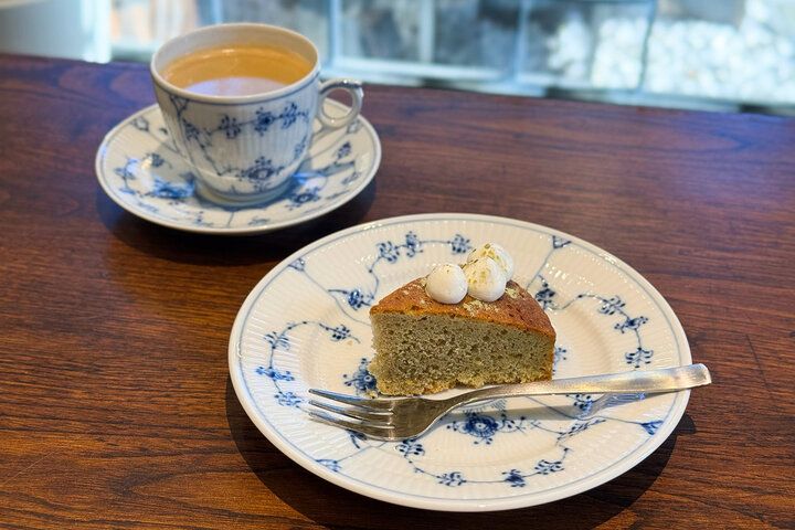 小鉢が並んだ限定ランチが人気♪親子二代で営む和食とスイーツのお店「食堂カフェ 金魚堂」