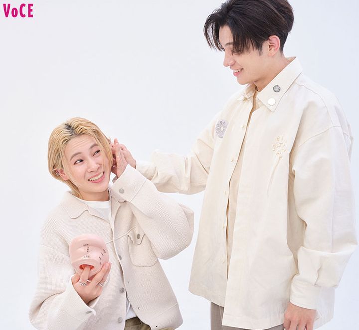 お互いに耳のツボ、押してみた！ 〜GHEE＆HIROTO〜