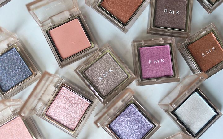 まなざしの可能性が無限に広がる、RMKの単色アイシャドウ