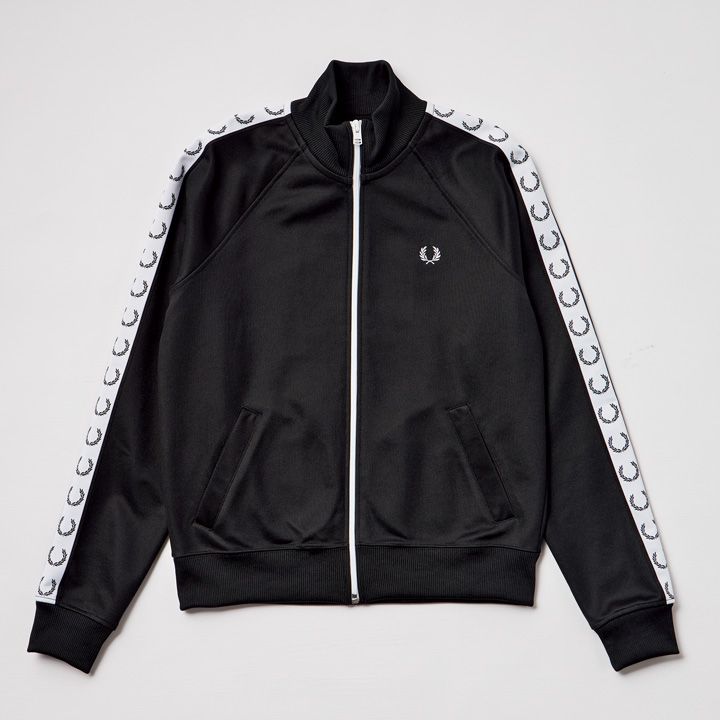 いつもの装いに取り入れるだけで即垢抜け！ジャージ素材のコーデ＆アイテム