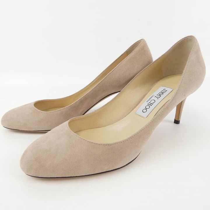ジミーチュウのベージュのパンプス