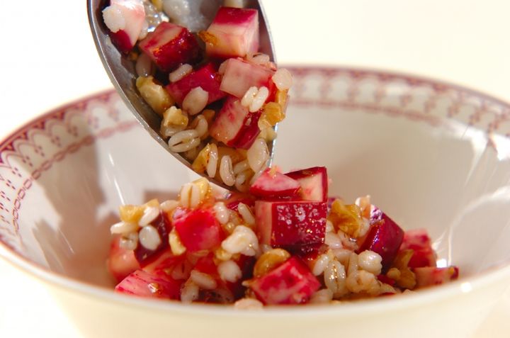 赤カブと押し麦のマリネの作り方2