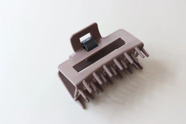 ダイソー トリートメントコーム付き ヘアクリップ