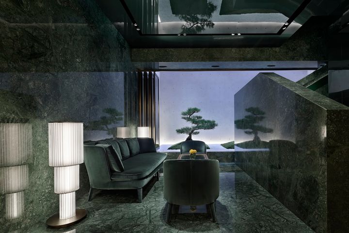 ロレックス ブティック 表参道 内観