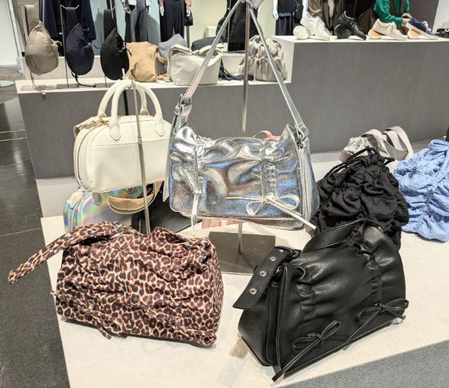 GUの新作バッグ