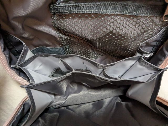 仕切りポケット1