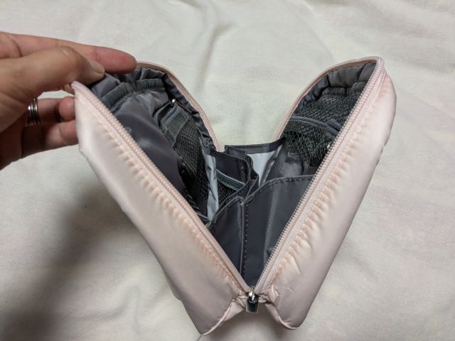 横から見たポーチ