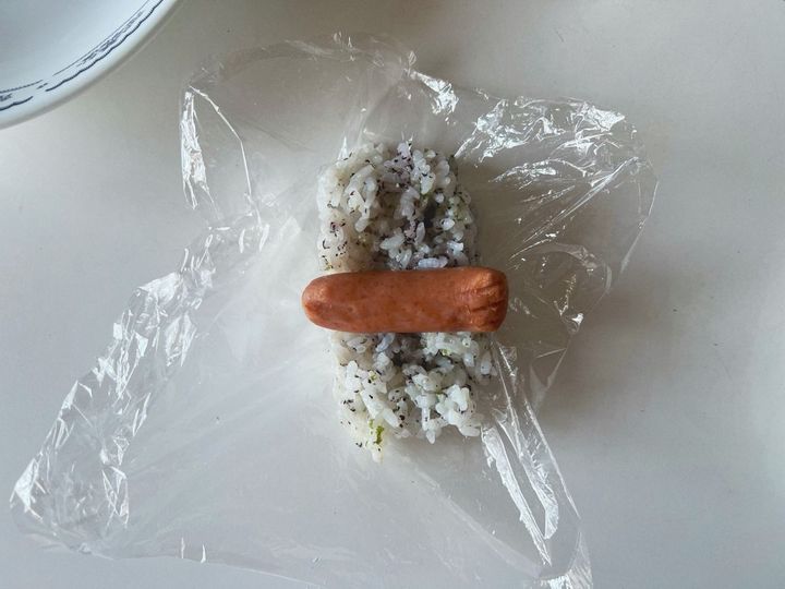 ピクニックにもおすすめ！動物ウインナーのパリおにぎり【渡辺友美子のパリおにぎりのレシピ vol.9 〜レシピで旅するヨーロッパ〜】