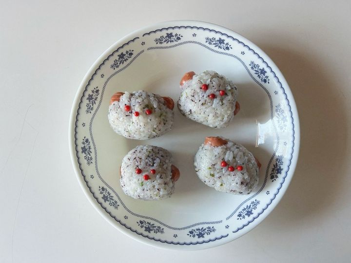 ピクニックにもおすすめ！動物ウインナーのパリおにぎり【渡辺友美子のパリおにぎりのレシピ vol.9 〜レシピで旅するヨーロッパ〜】