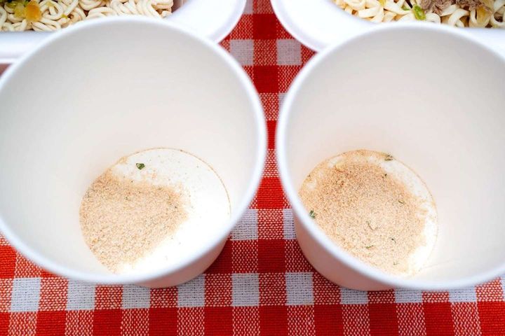 お湯を入れる前の「中華スープ」の粉末