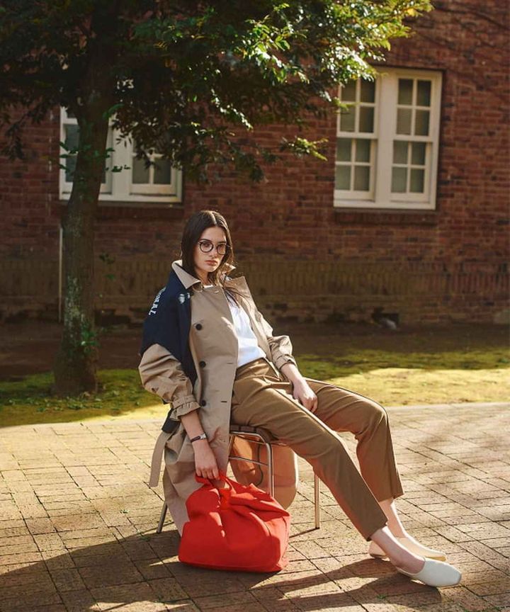 画像: AK+1 / ドルマンスリーブ風 トレンチコート￥46,200（Demi-Luxe BEAMS） www.beams.co.jp