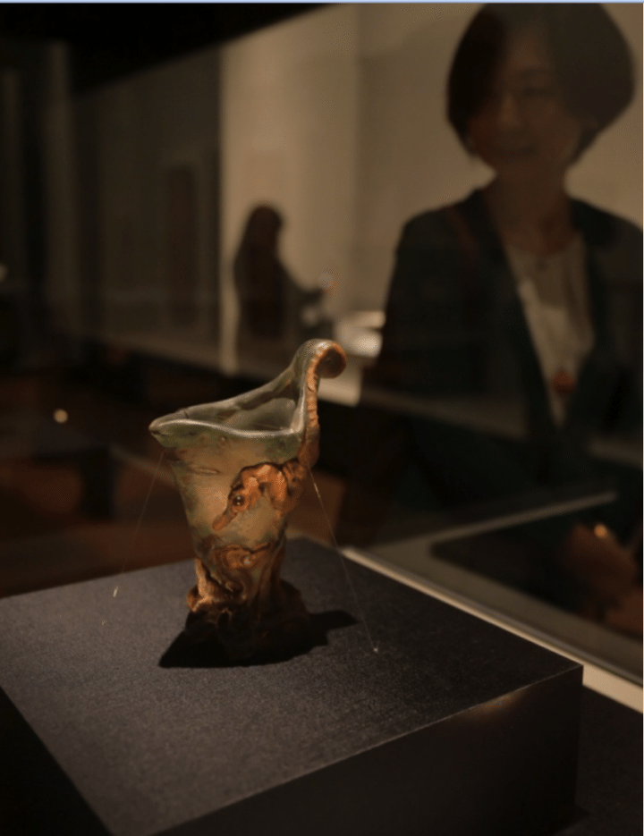 花器「海馬」エミール・ガレ 1901年 パリ装飾美術館