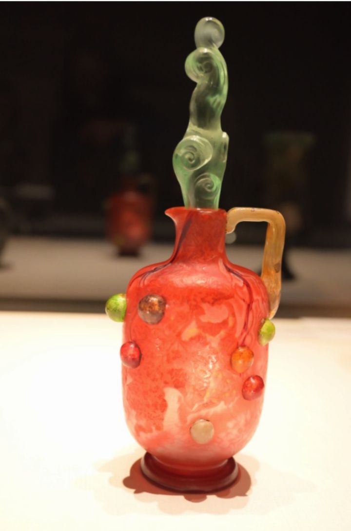 栓付瓶「葡萄」エミール・ガレ 1900年 サントリー美術館