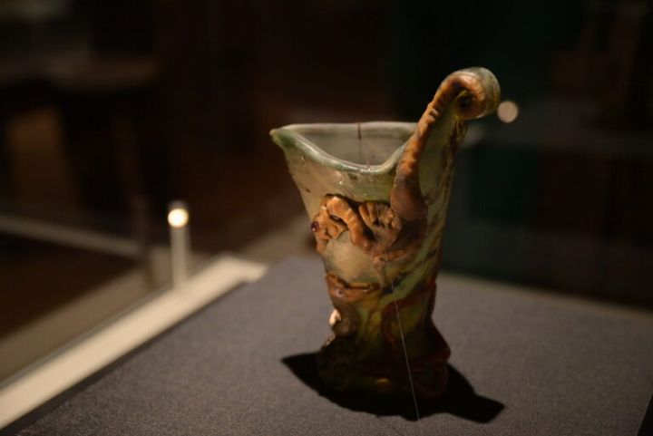 花器「海馬」エミール・ガレ 1901年 パリ装飾美術館