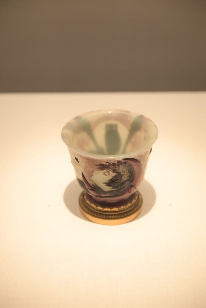 花器「人物・ふくろう（夜）」エミール・ガレ 1887〜98年 ウッドワン美術館 