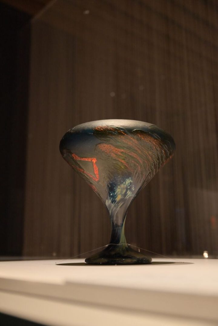 大杯「くらげ」エミール・ガレ 1898〜1900頃 サントリー美術館（菊地コレクション）