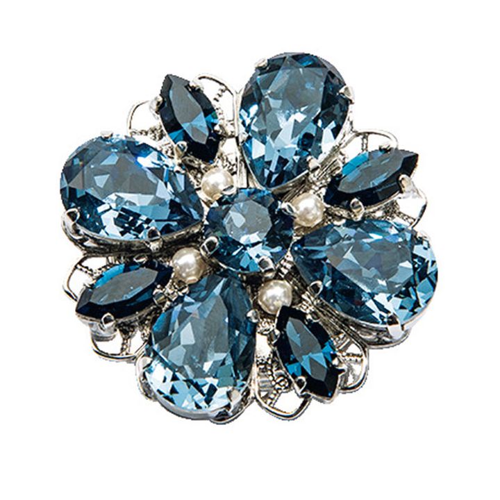 華やかブローチ