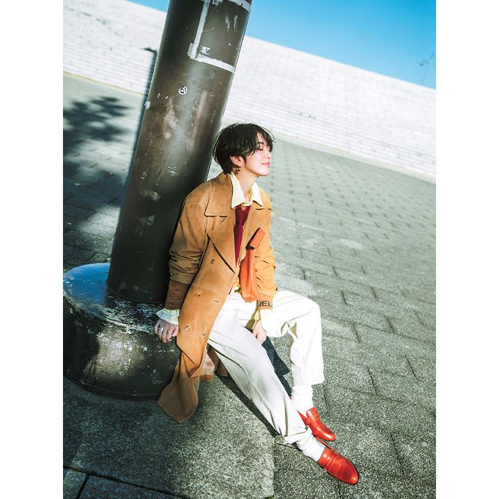 ネクタイが品よくいつものパンツコーデを格上げ