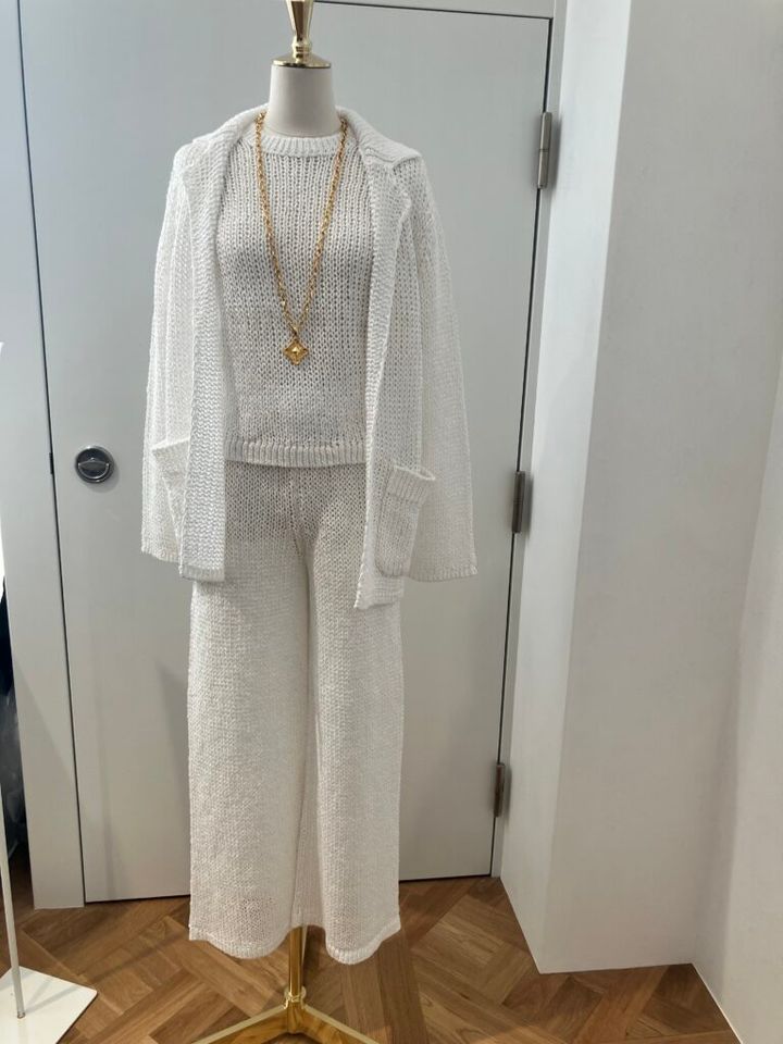 「MADISONBLUE TOKYO」 ニットホワイトコーデ