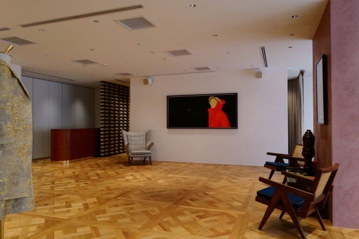 「MADISONBLUE TOKYO」2階