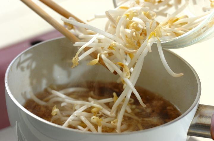 豚ひき肉とモヤシのスープの作り方3