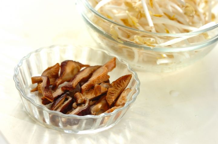 豚ひき肉とモヤシのスープの下準備2