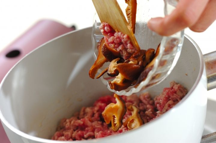 豚ひき肉とモヤシのスープの作り方1