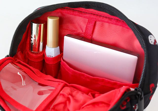 宝島社オトナミューズ4月号のアルティザン・アンド・アーティストとハローキティのコスメポーチ付録6