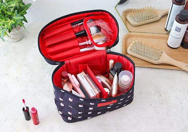 宝島社オトナミューズ4月号のアルティザン・アンド・アーティストとハローキティのトールバニティ付録1