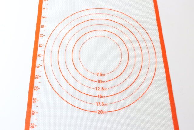 ダイソー シリコーンマット 円 目盛