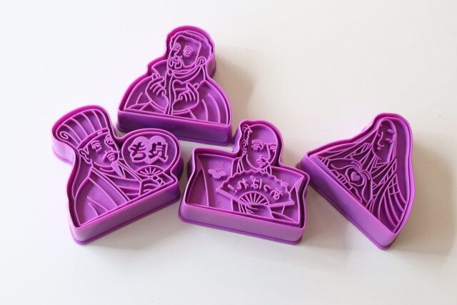 セリアの面白いクッキー抜き型 2P オタクな偉人