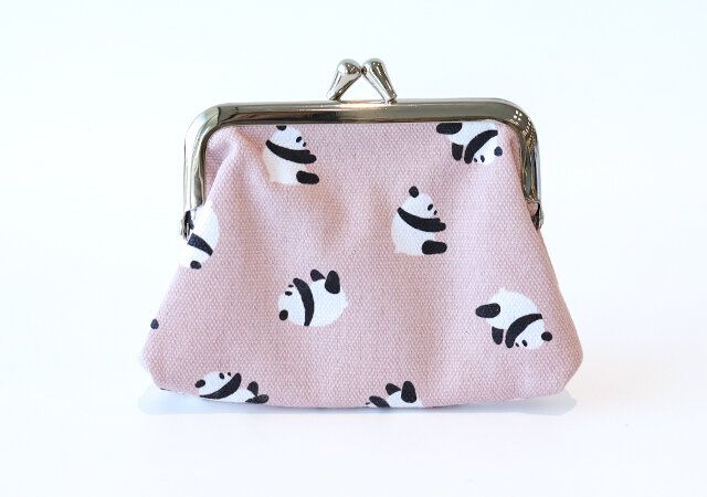 春色パンダ柄ポがま口ーチ 背面