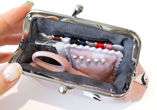 春色パンダ柄ポがま口ーチ 裁縫セット