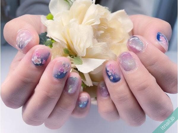 ネイルサロンメィプルが投稿したネイルデザイン [photoid:I0127136] via Itnail Design (747628)