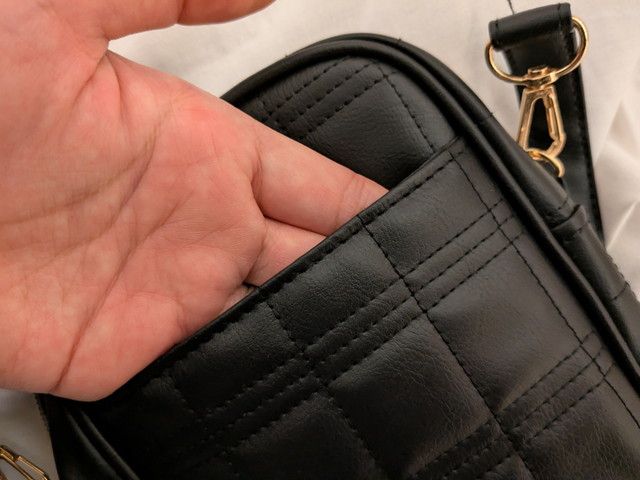 エゴイストショルダーバッグ背面ポケット