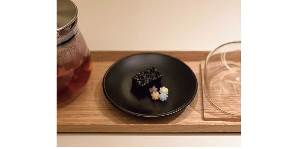 ハーブティーとお茶菓子