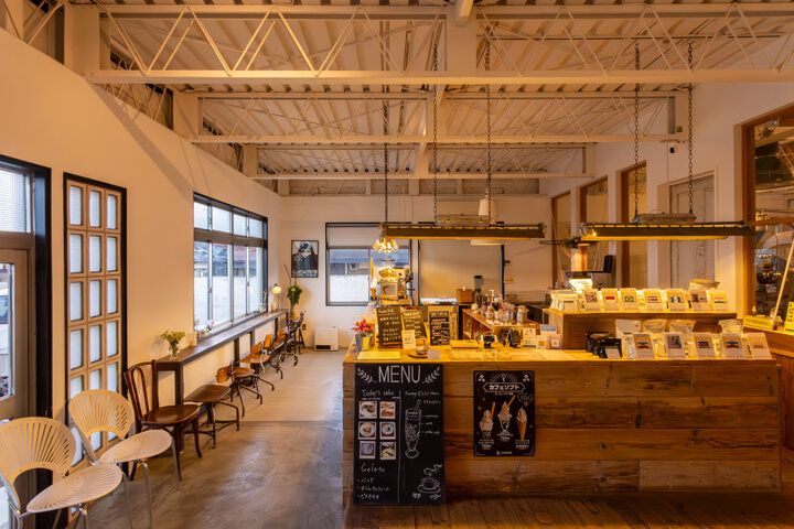 群馬県桐生の工場をリノベーション♪ スペシャルティコーヒーが味わえる自家焙煎珈琲の名店「itoya coffee factory」へ