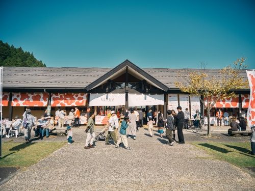 「RENEW」では、普段は非公開の工房が公開され、限定ワークショップも開催。職人との交流を楽しみながら、伝統工芸の技に触れられます。?Tsutomu Ogino(TOMART:PhotoWorks）