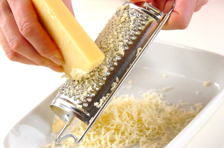 濃厚！本格チーズフォンデュの下準備1