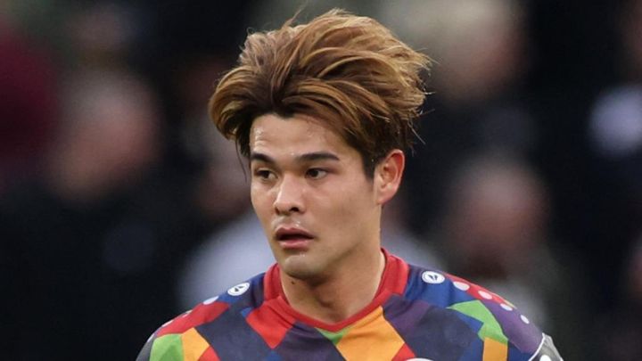 日本代表に呼ばれない24歳MF、市場価値93億円の快速スターを完璧タックルで阻止！ドイツで称賛される