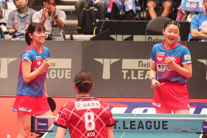 長﨑美柚、張本美和 撮影：SPREAD編集部