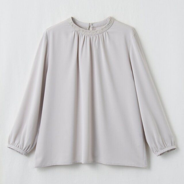 2025春しまむらレディースレース衿ブラウス