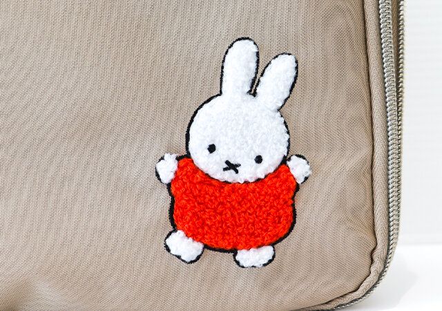 ミッフィーデザインの圧縮収納ポーチ ミッフィー刺繍