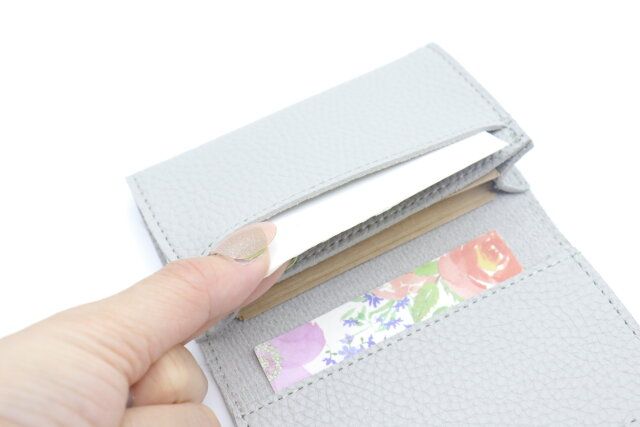 レザー調マチ付き名刺ケース（ベーシック） ポケット