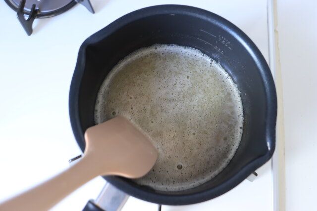 焦がしバターを作る。